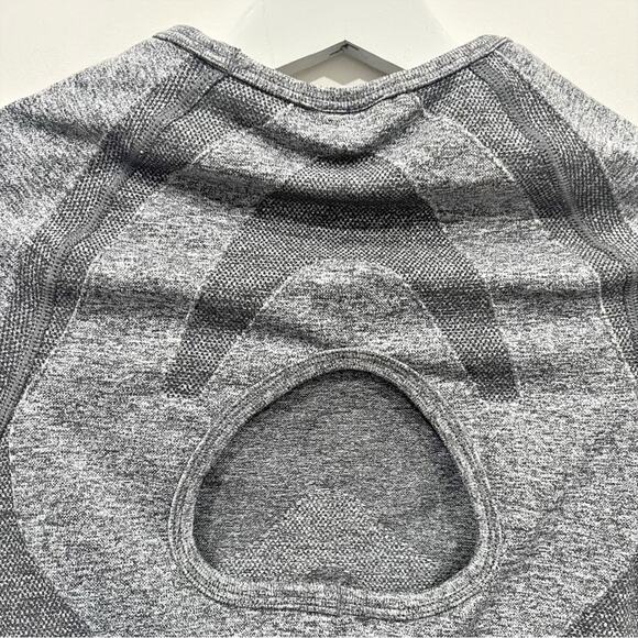 Gymshark Long Sleeve Workout Top - Picture 7 of 7